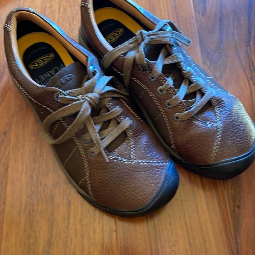 Brand new women’s Keen size 8 shoes